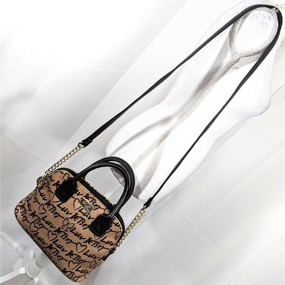 BETSEY JOHNSON! BLACK & TAN LOGO FABRIC CROSSBODY PURSE, BAG, HANDBAG! SWEET! - Picture 12 of 12